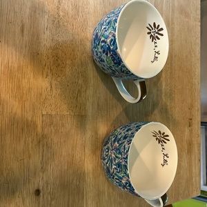 2 Lilly Pulitzer mugs. Barely used.